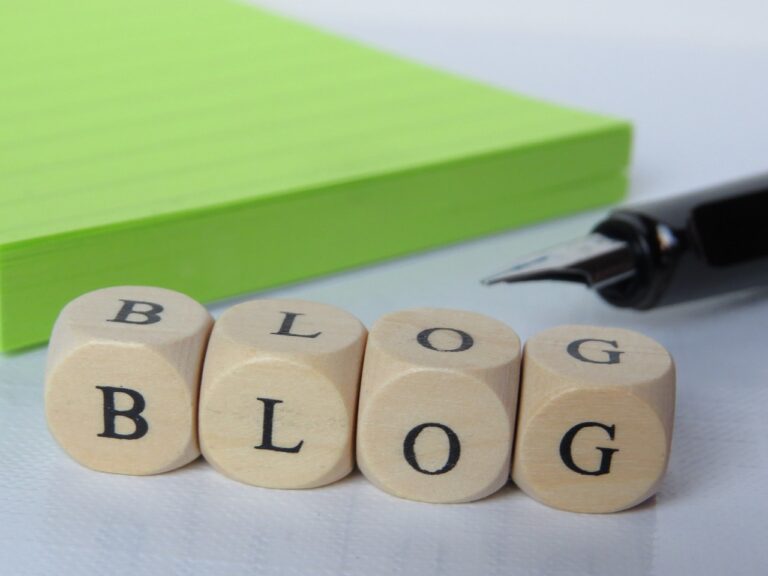 5 Things Successful Bloggers have on their Blog Right Bar