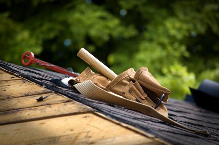 A Guide to Roofing Contractors, Supplementing, and Construction