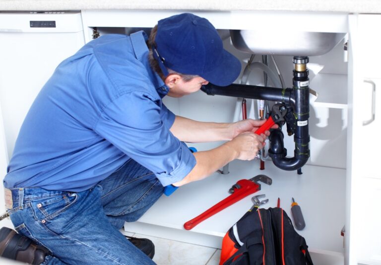 5 Signs It’s Time to Call a Plumber Immediately