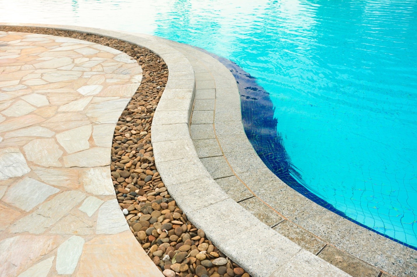 5 Signs You Need to Hire Pool Deck Resurfacing Services