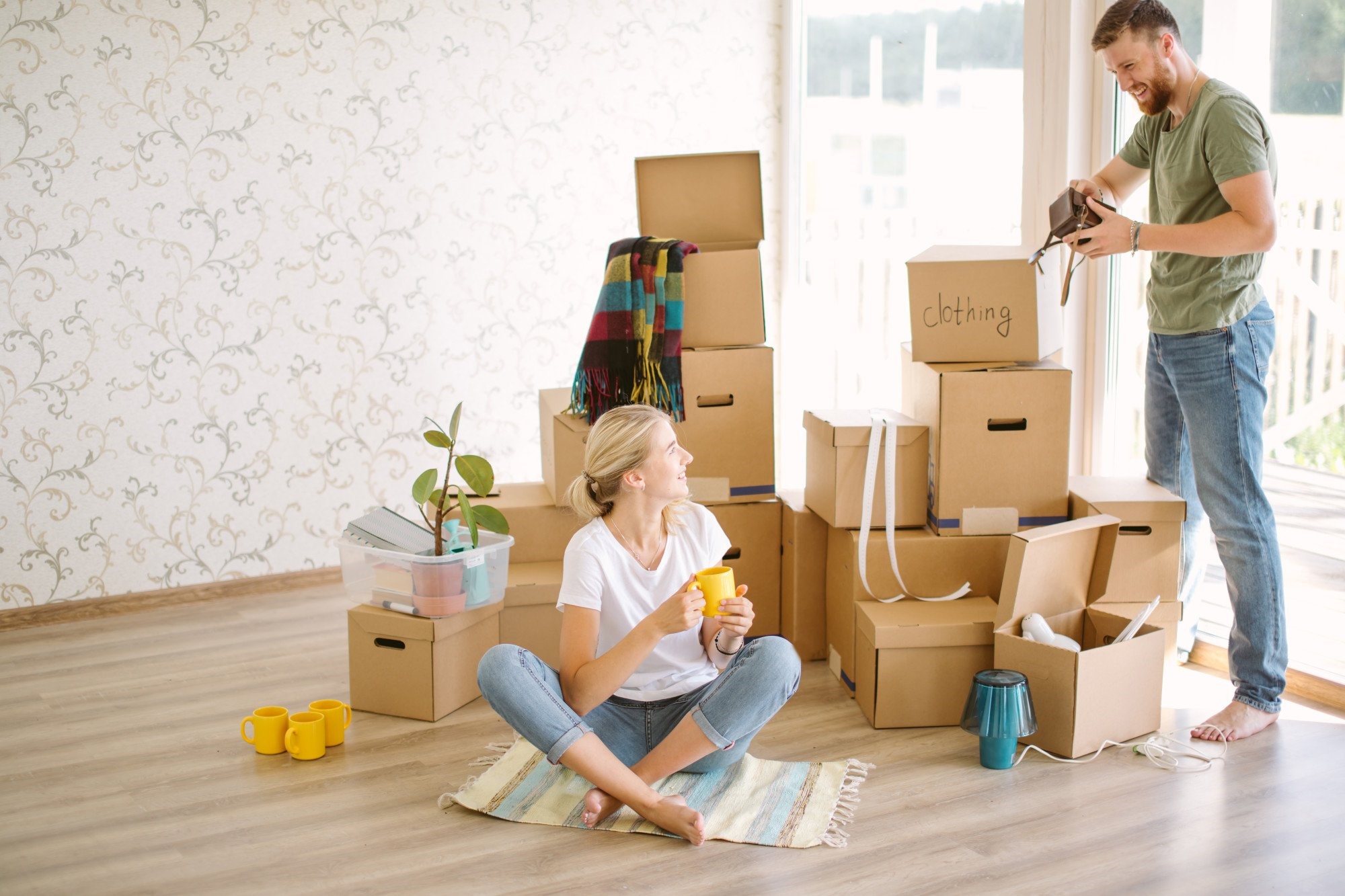 5 Essential Tips for a Smooth Moving From House to Apartment