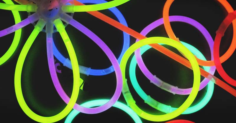 8 Best Glow Sticks Reviews Neon Bright Party and Emergency Illumination FB