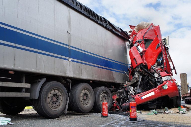 The Aftermath of a Truck Crash: Legal Rights and Compensation for Victims