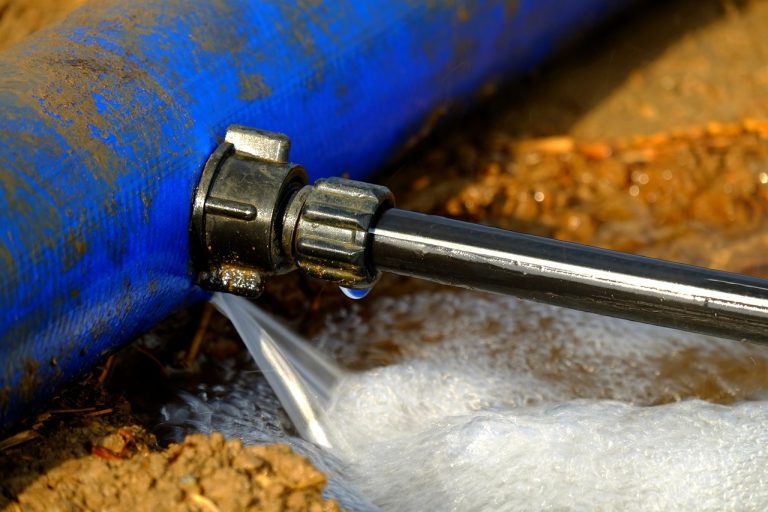 5 Benefits of Hiring Water Damage Restoration Services