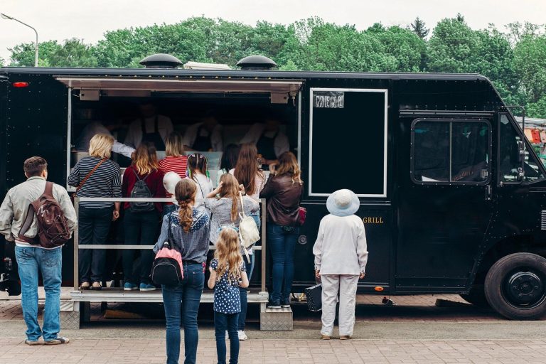 6 Must-Have Features for Your Mobile Food Trailer