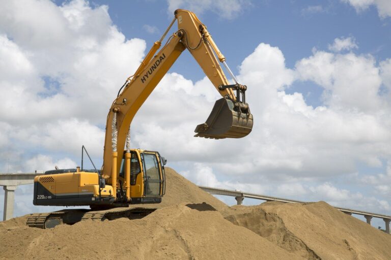 Maximizing Efficiency: The Top Compact Excavator Attachments for Construction Projects